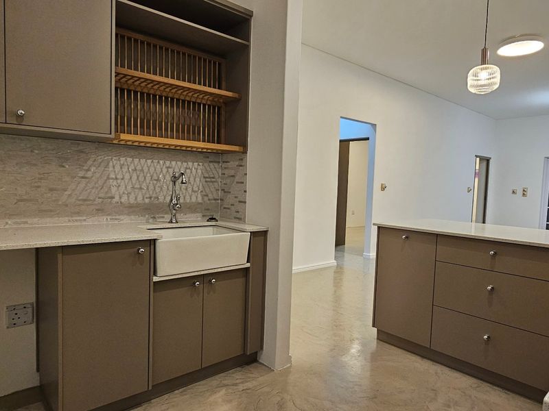 Beautiful 3-Bedroom Family Home Near Hopefield High School – No Transfer Duty! - Photo 2