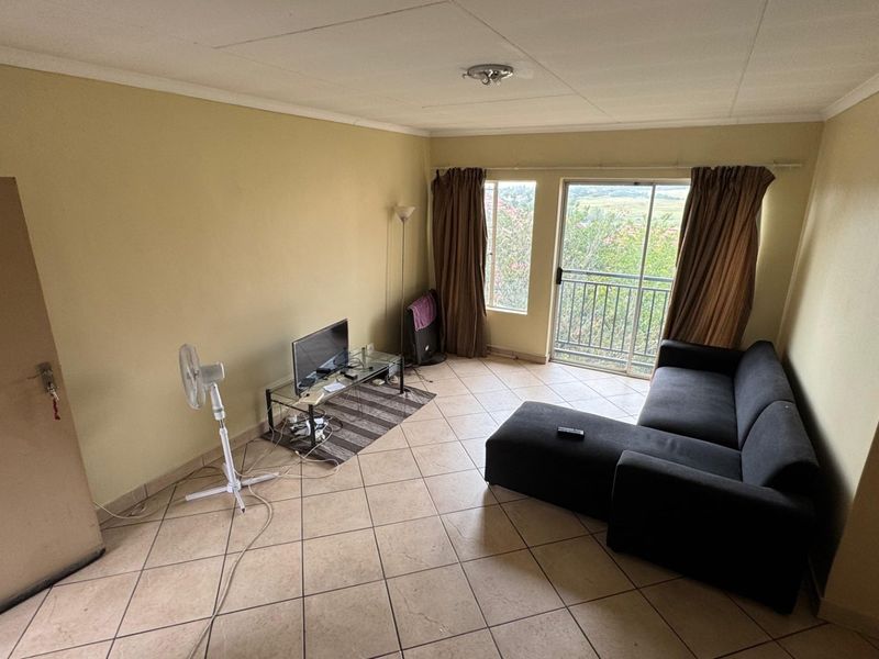 2 Broom 1Bathroom Apartment in Brooklands lifestyle estate  - Photo 10