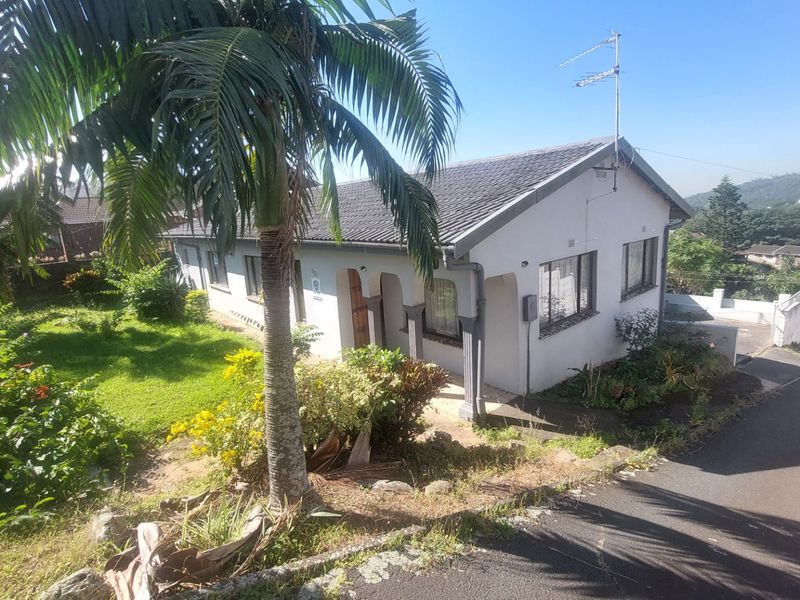 Spacious 4 Bedroom Family Home in Chatsworth - Photo 1