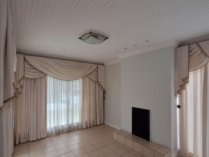 6 bedroom House in Noordheuwel - Photo 6