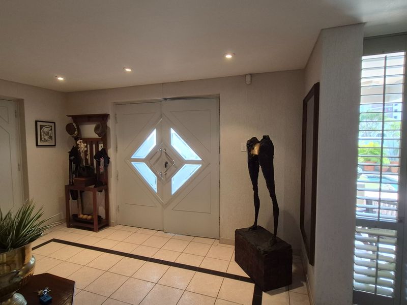Luxury Summerstrand Home - Photo 10