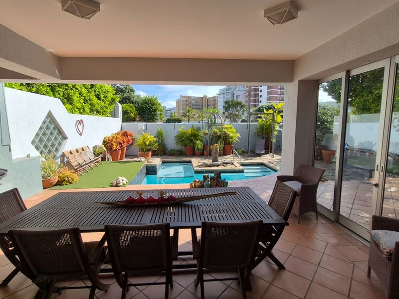Luxury Summerstrand Home - Photo 8