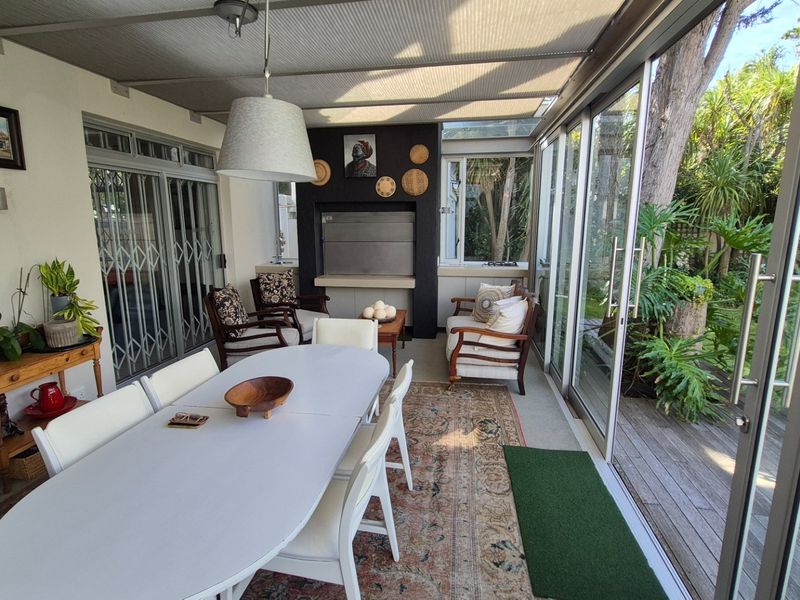 Luxury Summerstrand Home - Photo 6