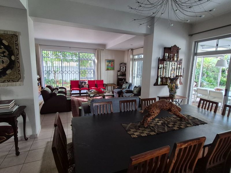 Luxury Summerstrand Home - Photo 5