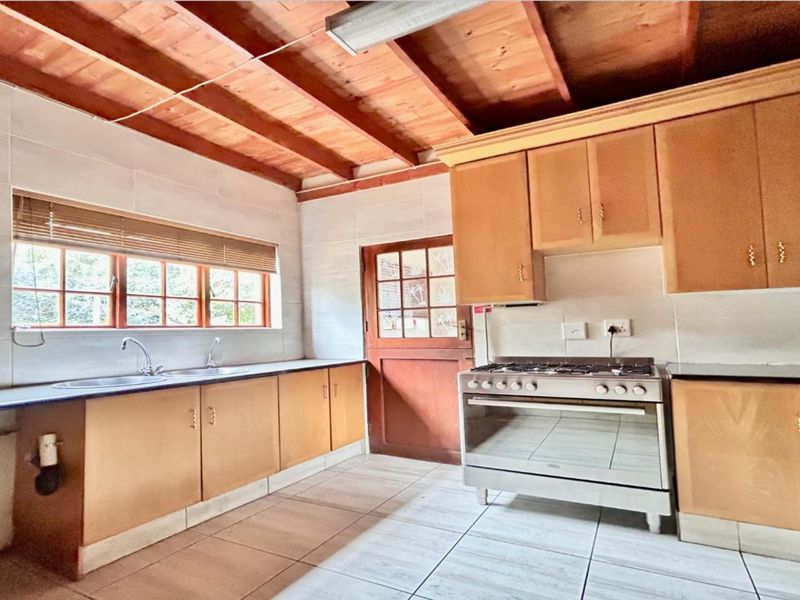 5 Bedroom House to Rent  in Melodie - Photo 2