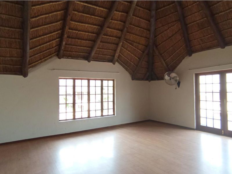 5 Bedroom House to Rent  in Melodie - Photo 10