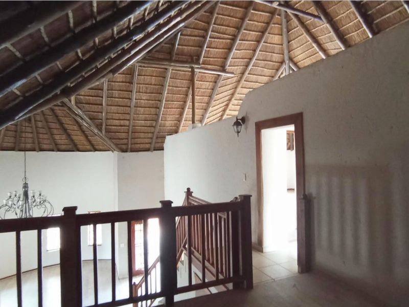 5 Bedroom House to Rent  in Melodie - Photo 8
