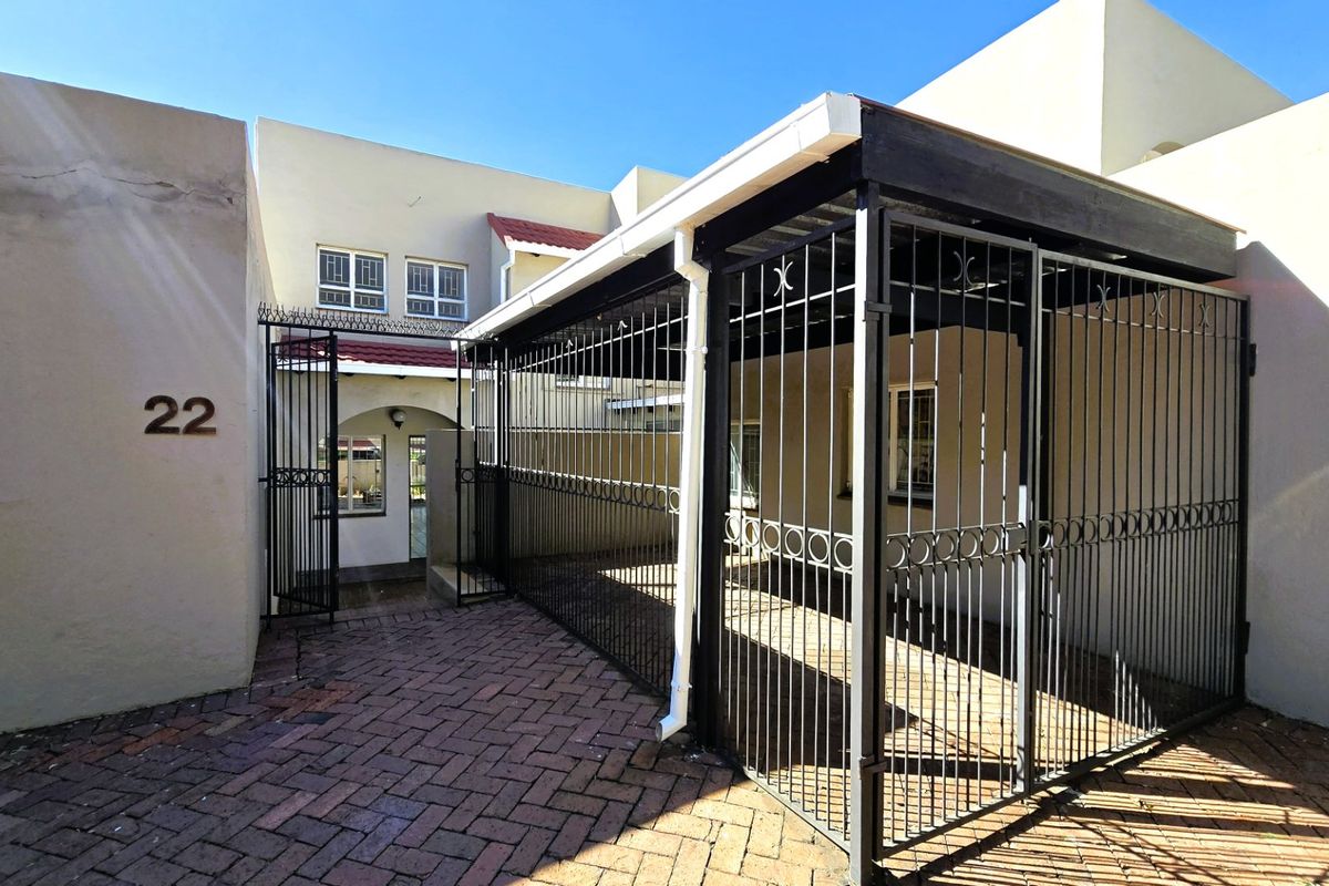 Secure & Spacious 3 Bedroom Townhouse To Rent in Faerie Glen - Photo 5