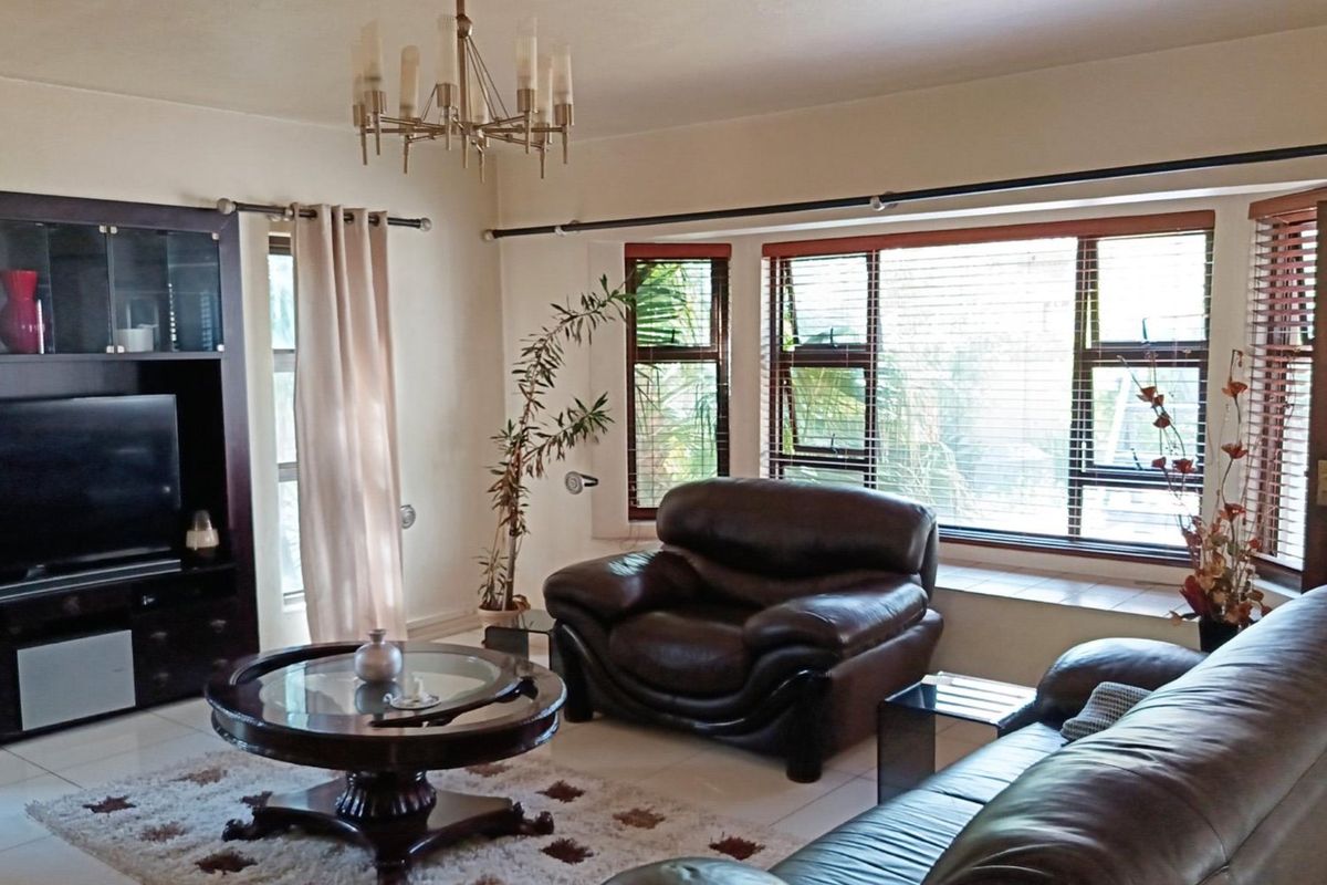 3 Bedroom House for Sale in Glen Erasmia - Photo 4