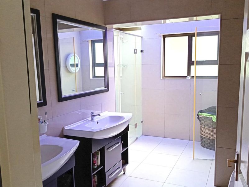 3 Bedroom House for Sale in Glen Erasmia - Photo 10