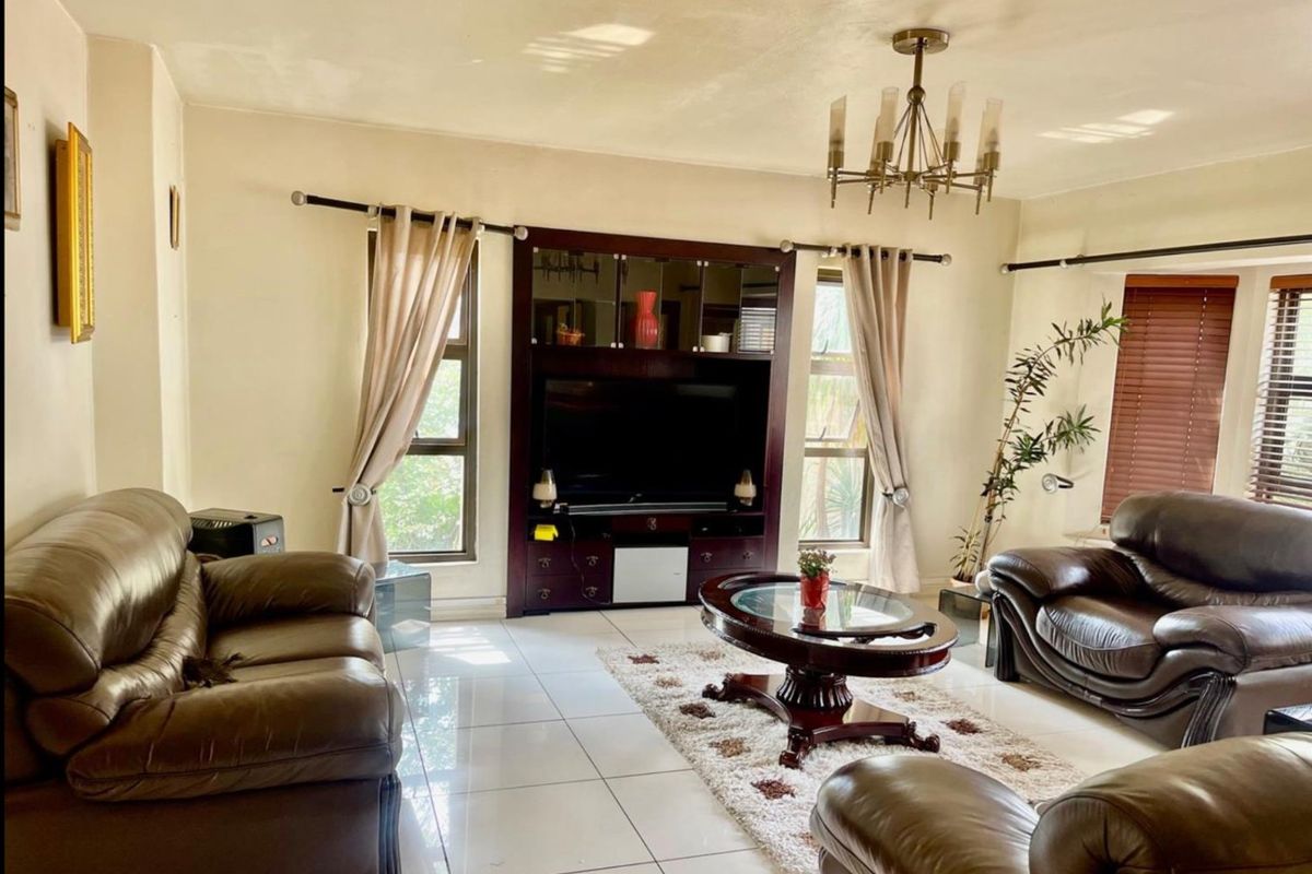 3 Bedroom House for Sale in Glen Erasmia - Photo 2