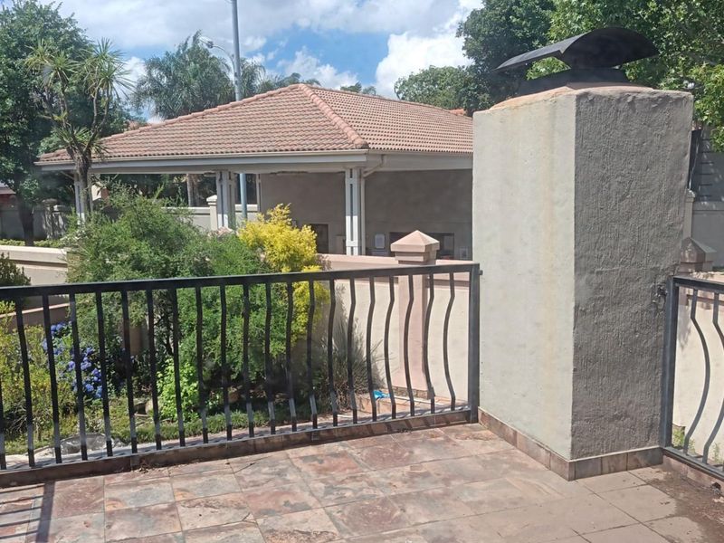 3 Bedroom House for Sale in Glen Erasmia - Photo 9