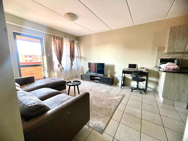 Book a viewing with me today! - Photo 3
