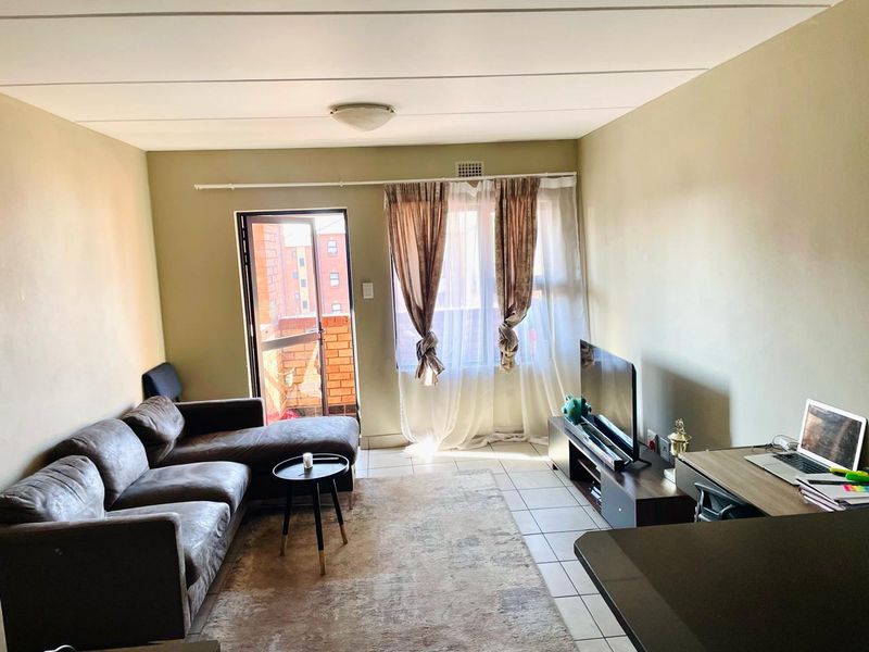 Book a viewing with me today! - Photo 2