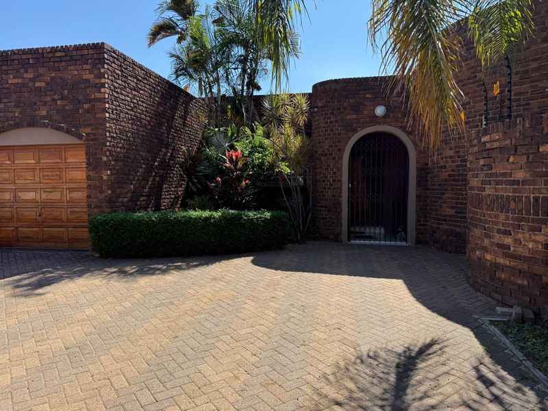 SPACIOUS FAMILY HOME FOR SALE IN CENTRAL NIRVANA!!! - Photo 2