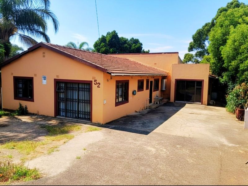 Spacious Family Home with Endless Potential - Photo 1