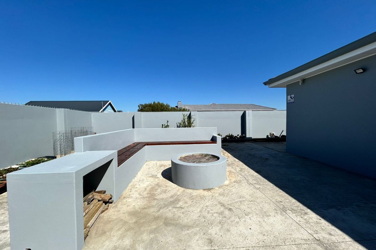 A Modern Lifestyle Home in the Heart of Jeffreys Bay - Photo 5