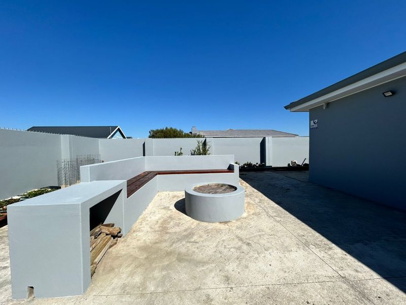 A Modern Lifestyle Home in the Heart of Jeffreys Bay - Photo 5