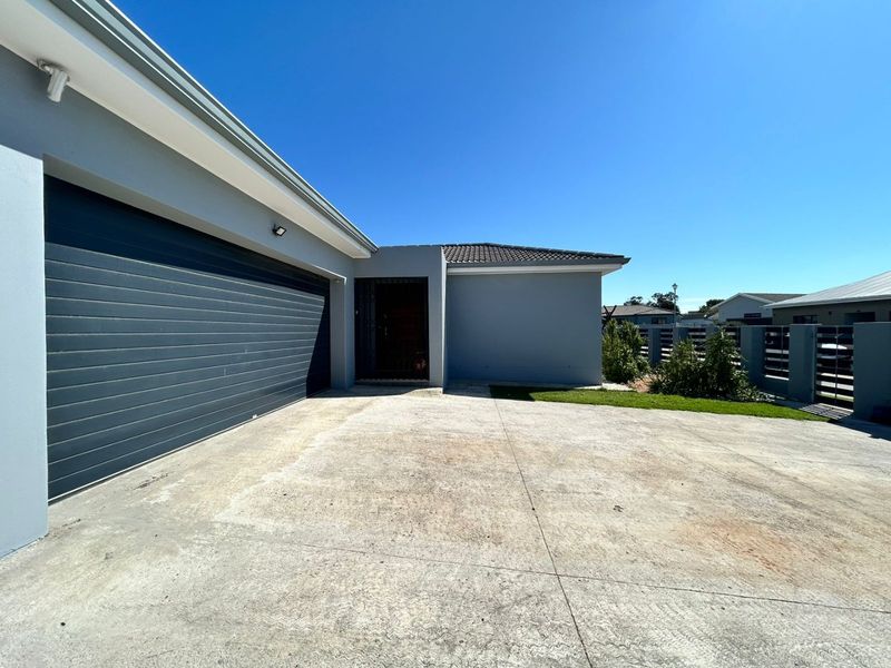 A Modern Lifestyle Home in the Heart of Jeffreys Bay - Photo 3