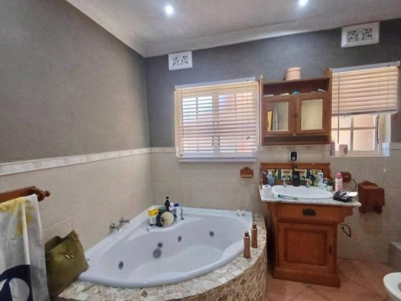 A spacious family home - Westriding - Photo 7