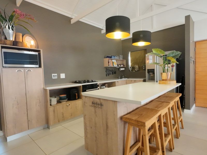 3 bed Super-Stylish Country-Cottage at the Sea-Side! - Photo 9
