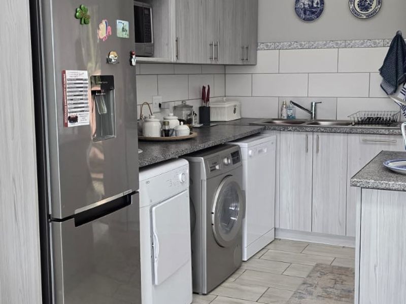 Two bedroom cottage to rent in Hoekwil - Photo 6