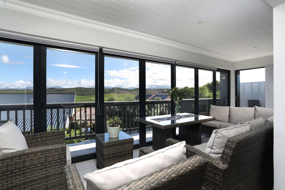 5 Bedroom House in Reebok with Rental Income Potential  - Photo 3