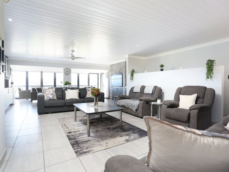 5 Bedroom House in Reebok with Rental Income Potential  - Photo 7