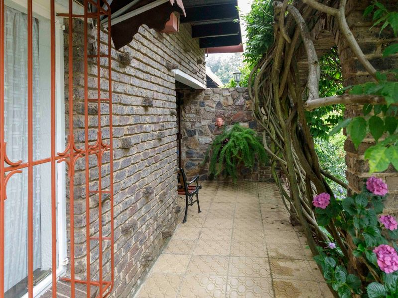 Spacious 3 Bedroom Home in Horison - Photo 4