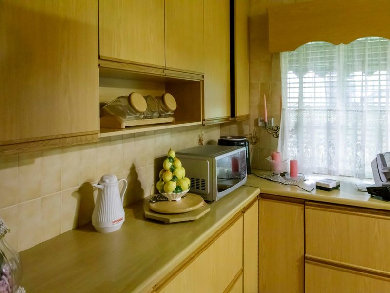 Spacious 3 Bedroom Home in Horison - Photo 9