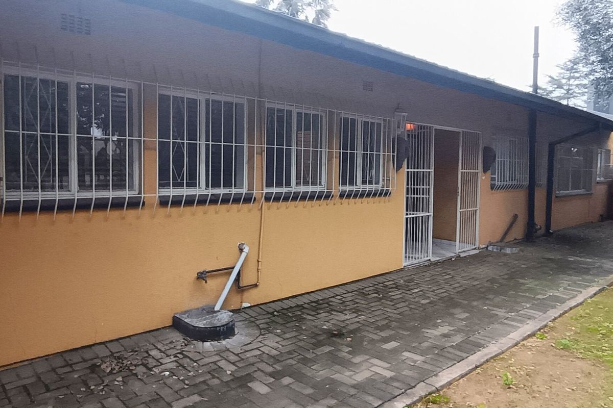 Three bedroom house for sale in prime location - Photo 4