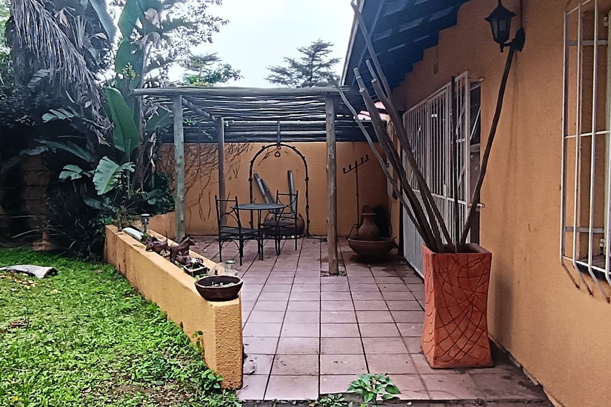 Three bedroom house for sale in prime location - Photo 2