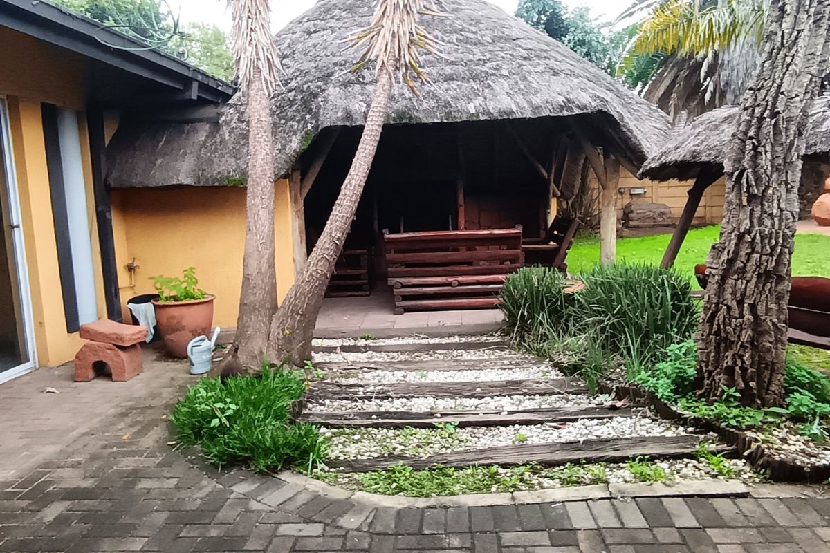 Three bedroom house for sale in prime location - Photo 3