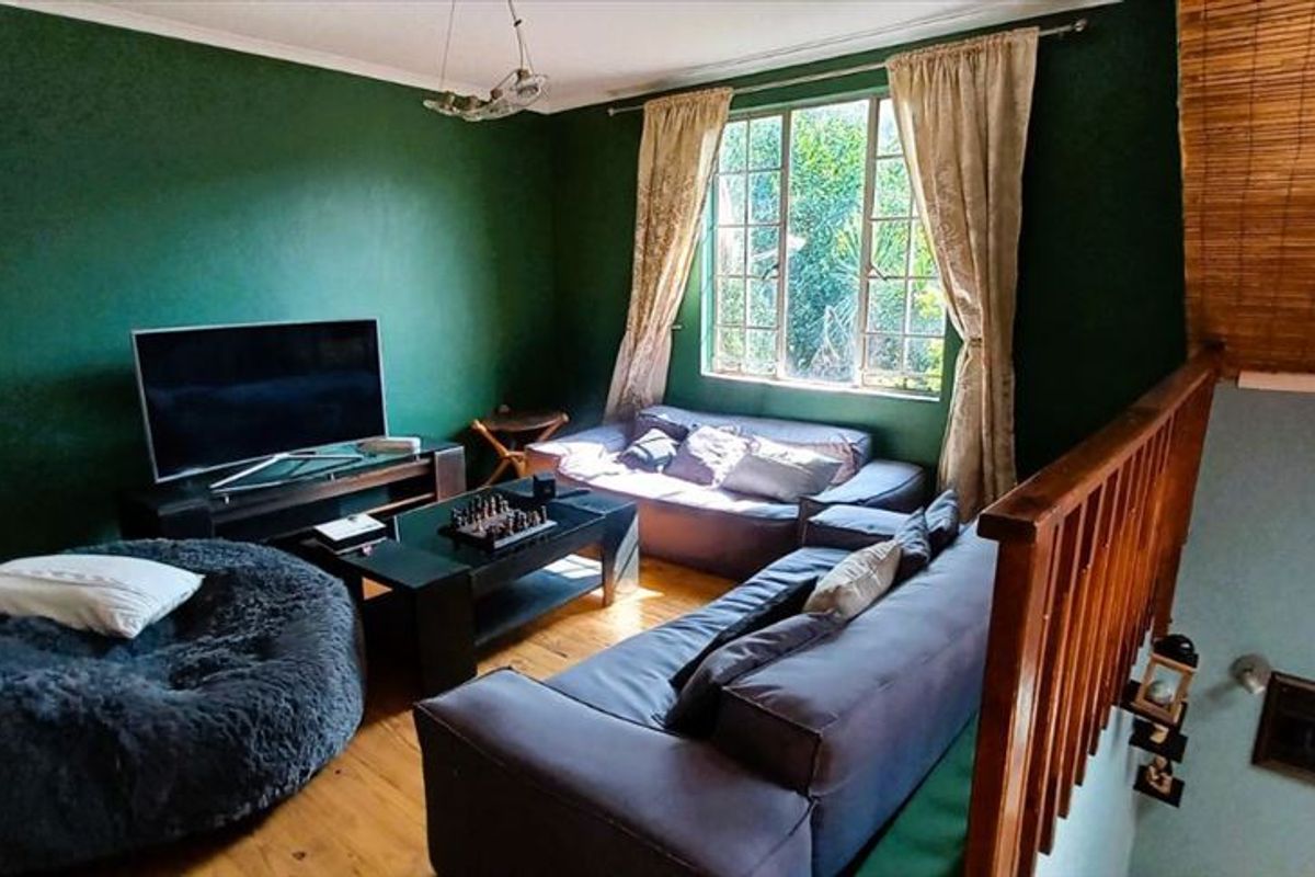 Cozy Living with Everyday Comfort and Convenience - Photo 2