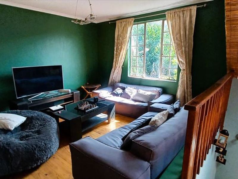 Cozy Living with Everyday Comfort and Convenience - Photo 2