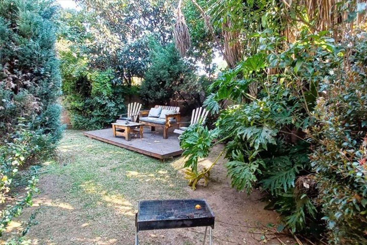 Cozy Living with Everyday Comfort and Convenience - Photo 3