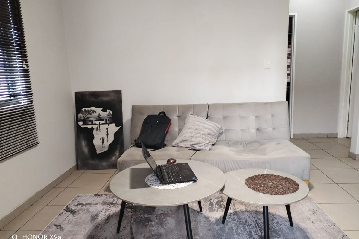 Beautiful 2 bedroom 1 bathroom ground floor unit available for rent in Ravenswood - Photo 5