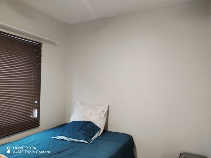 Beautiful 2 bedroom 1 bathroom ground floor unit available for rent in Ravenswood - Photo 8
