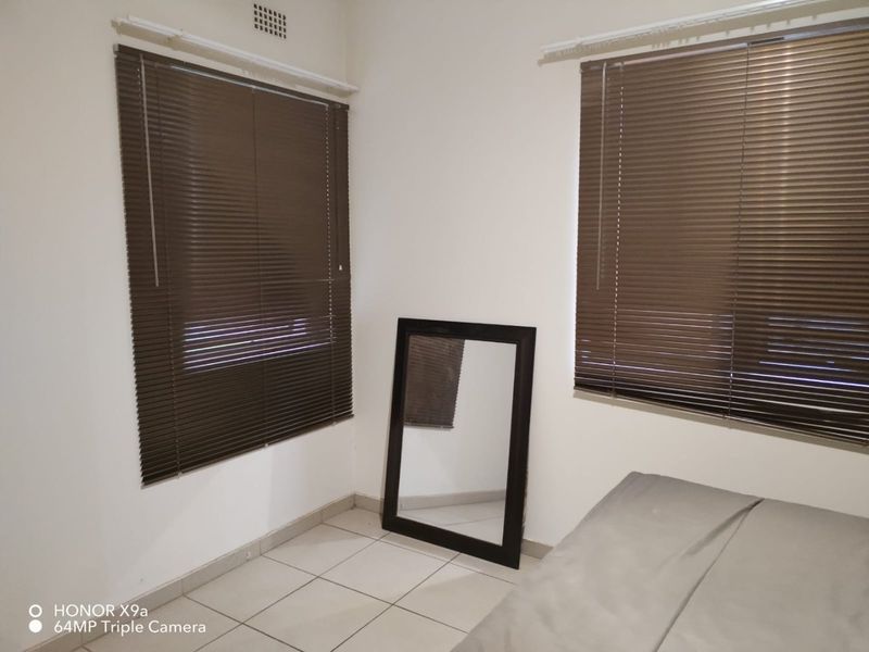 Beautiful 2 bedroom 1 bathroom ground floor unit available for rent in Ravenswood - Photo 7