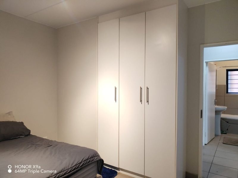 Beautiful 2 bedroom 1 bathroom ground floor unit available for rent in Ravenswood - Photo 6