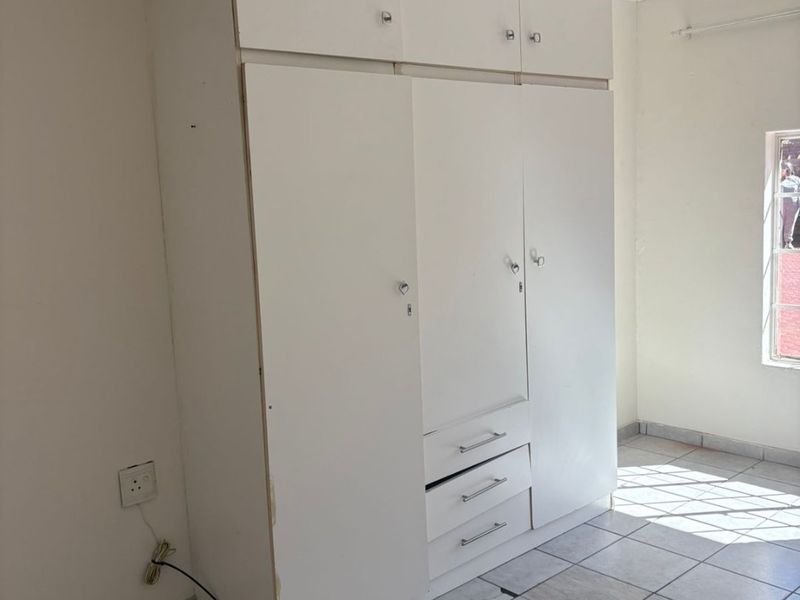 Spacious Family Home + Private Cottage with extra cottage for bigger family!!! - Photo 10