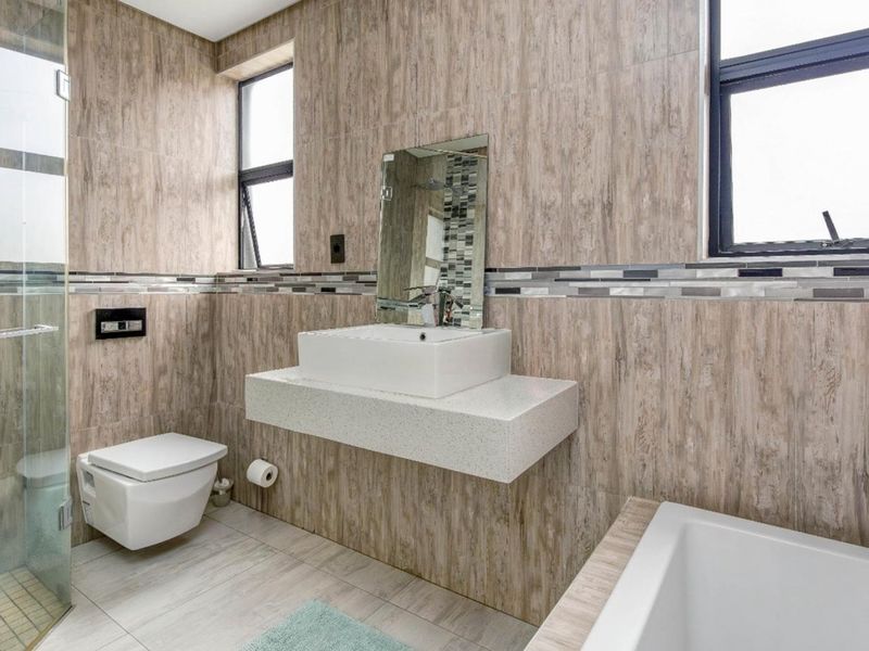 5 Bedroom House for Sale in in Cedar Creek Estate - Photo 10