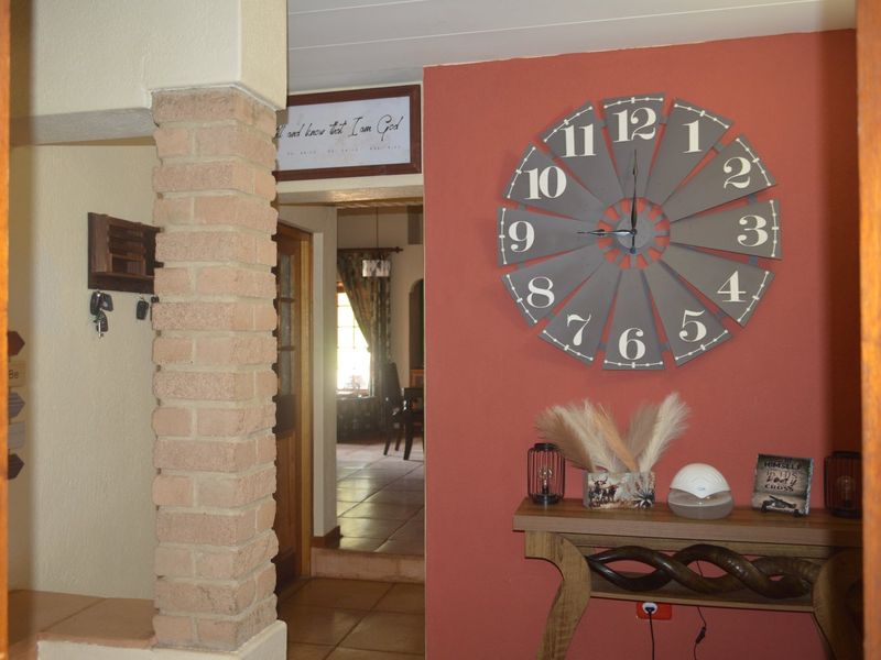 Sole and Exclusive mandate....EXCLUSIVE ADDRESS. UNMATCHED SECURITY. EXPANSIVE LIVING IN ONE OF WILKOPPIES’ FINEST STREETS. - Photo 9