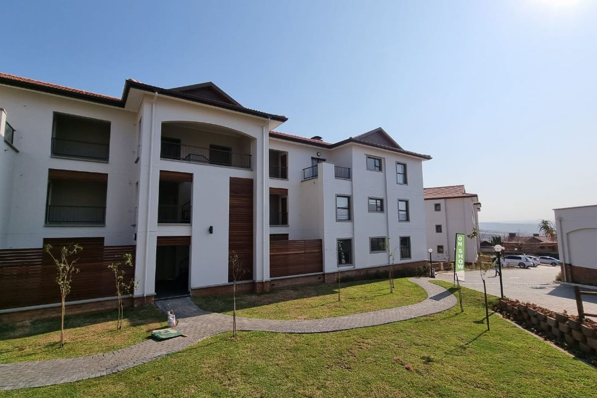 Estate Living at its Best  - Photo 2