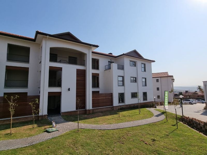 Estate Living at its Best  - Photo 2