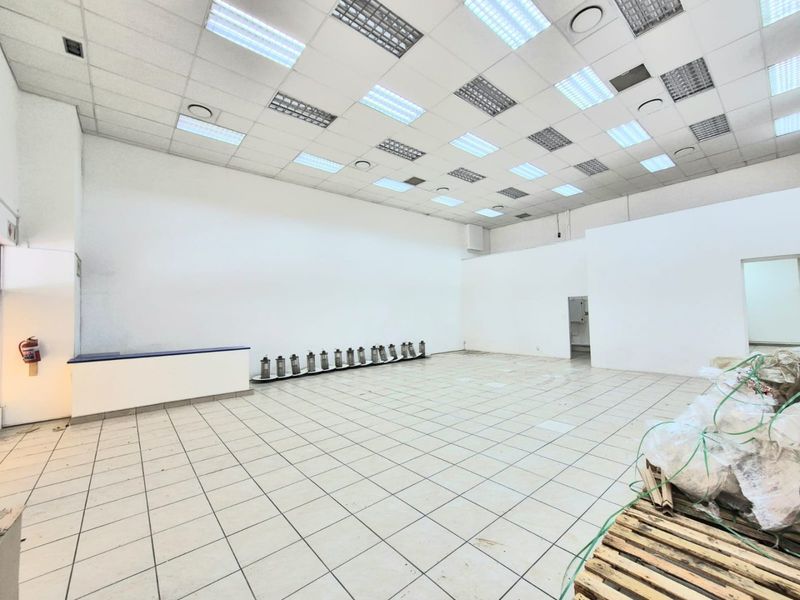Prime Retail Opportunity Available in Eco Park Shopping Centre - Retail Size: 149.98m2 - Photo 4
