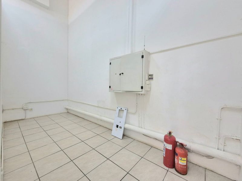 Prime Retail Opportunity Available in Eco Park Shopping Centre - Retail Size: 149.98m2 - Photo 6