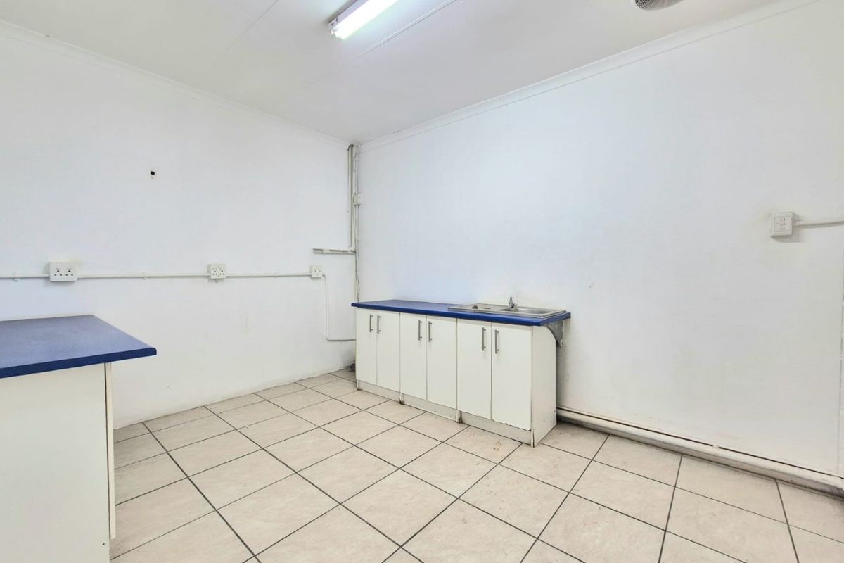 Prime Retail Opportunity Available in Eco Park Shopping Centre - Retail Size: 149.98m2 - Photo 5