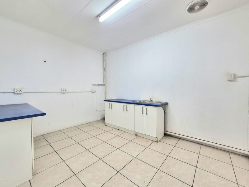 Prime Retail Opportunity Available in Eco Park Shopping Centre - Retail Size: 149.98m2 - Photo 5