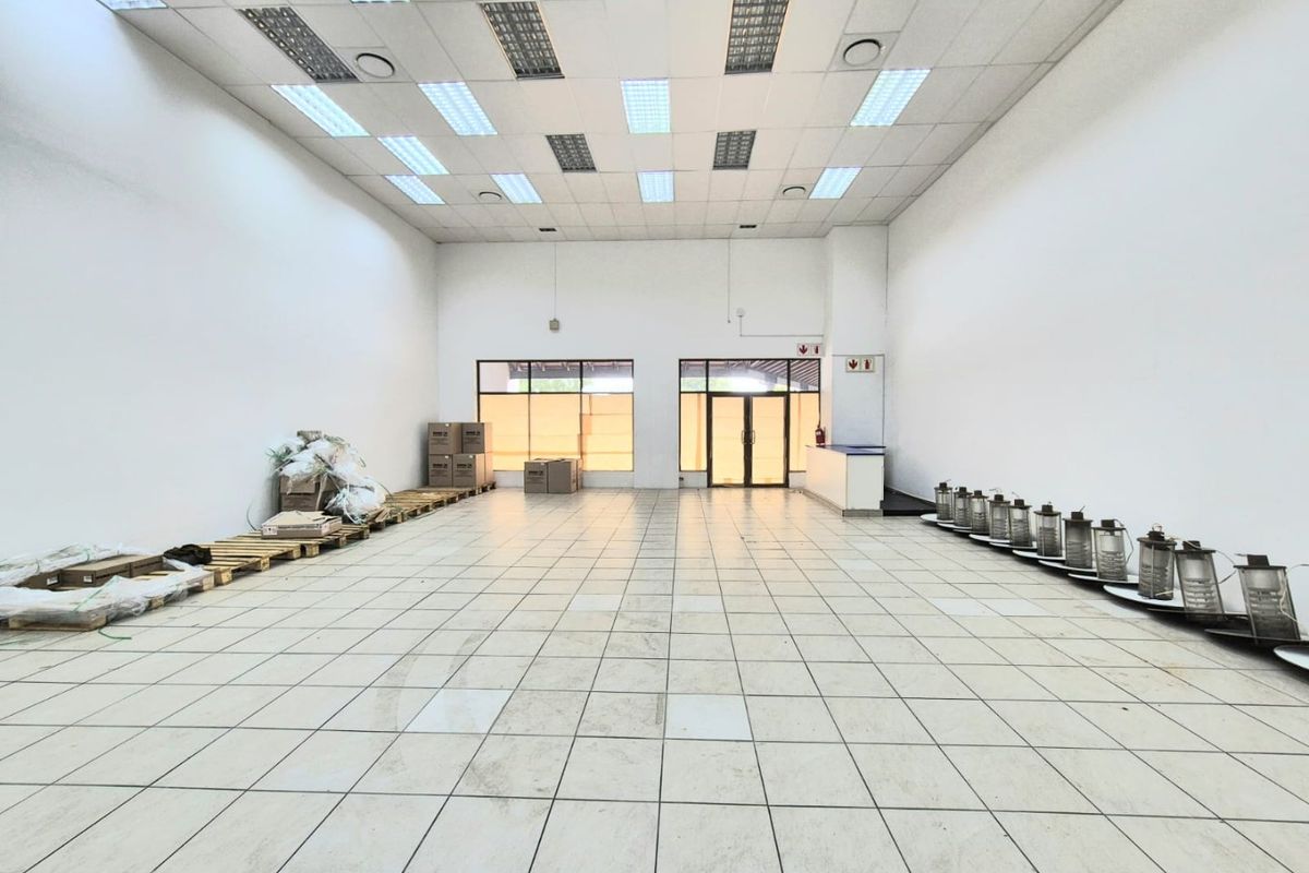 Prime Retail Opportunity Available in Eco Park Shopping Centre - Retail Size: 149.98m2 - Photo 2